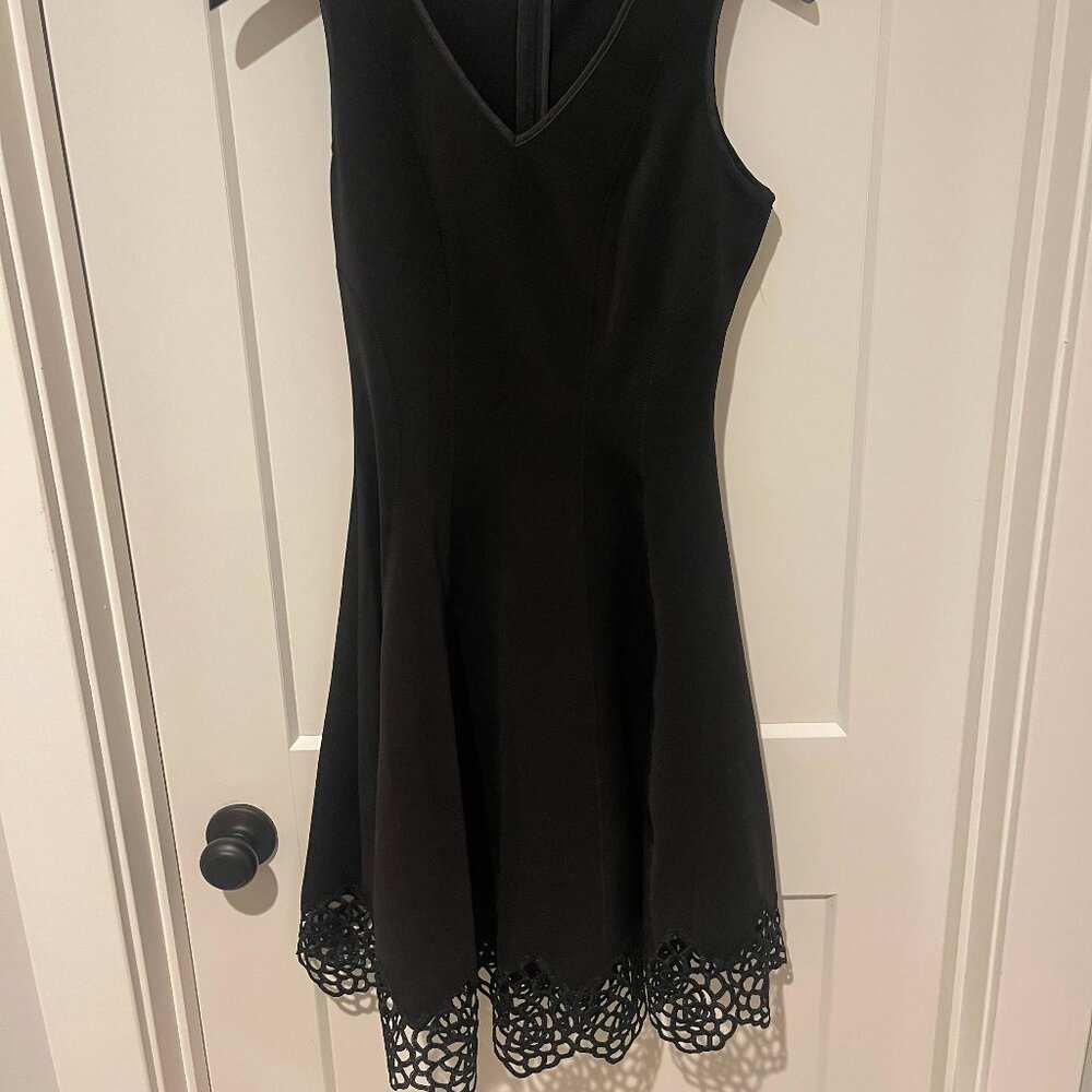 Donna Ricco V-Neck Scuba Dress